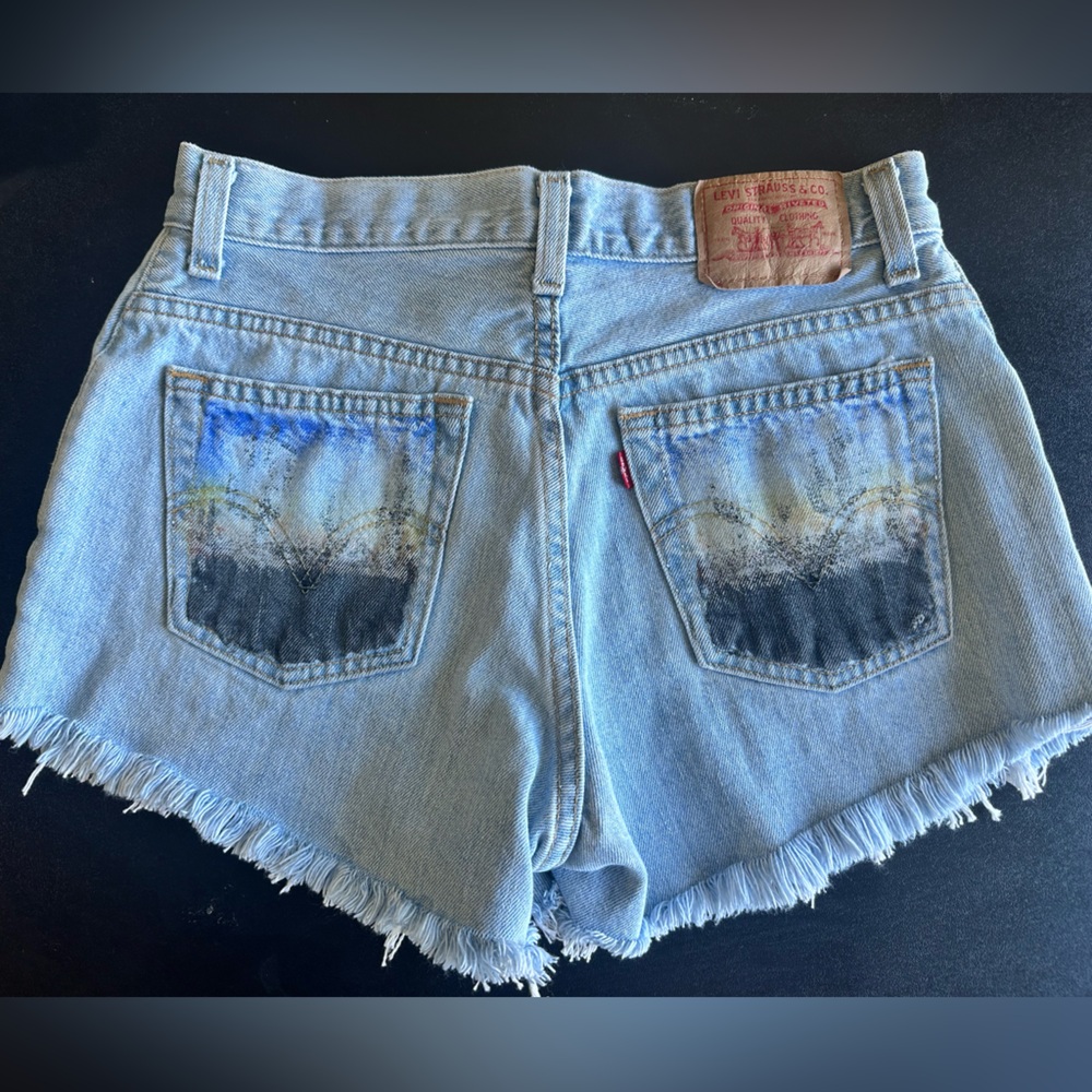 Levi Shorts 26